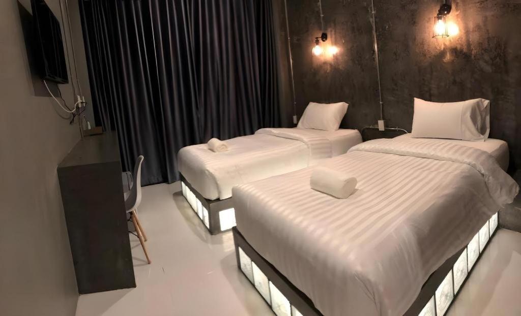 Sixty-Nine Resort Nakhon Phanom Exterior foto