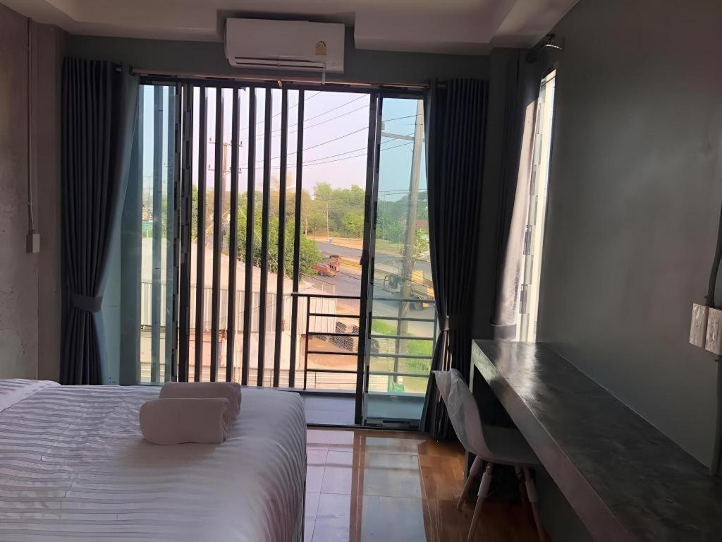 Sixty-Nine Resort Nakhon Phanom Exterior foto