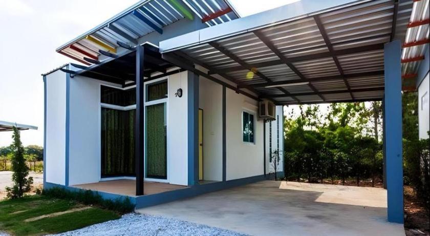 Sixty-Nine Resort Nakhon Phanom Exterior foto