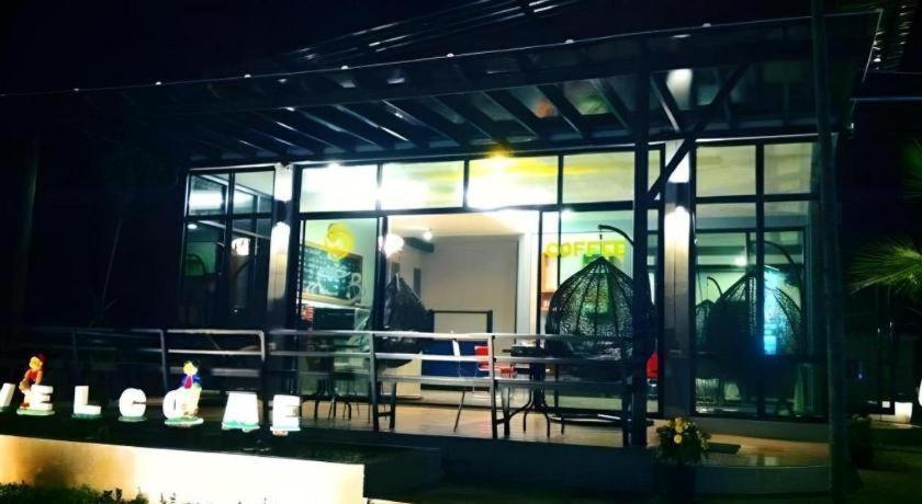 Sixty-Nine Resort Nakhon Phanom Exterior foto