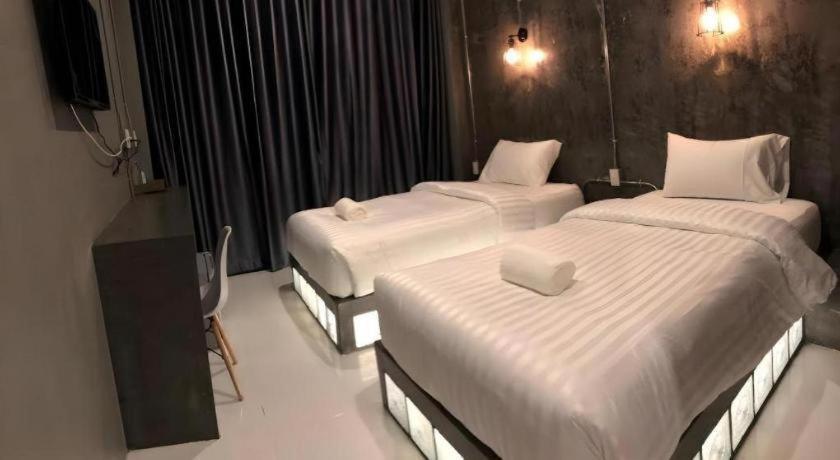 Sixty-Nine Resort Nakhon Phanom Exterior foto