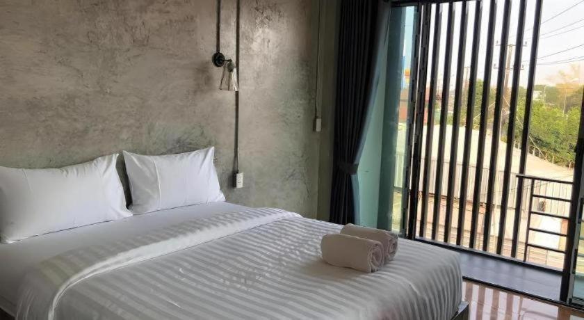 Sixty-Nine Resort Nakhon Phanom Exterior foto